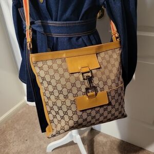 Handbag: EUC Authentic Gucci Sherry Line Crossbody 12x12x7